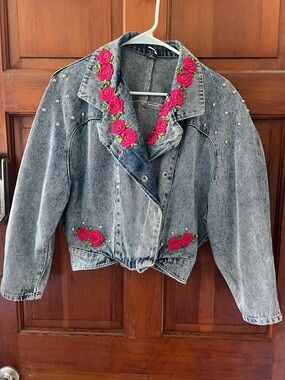 Vintage 80s Acid Wash Denim Jacket Embroidered Pink Roses Studded Cropped Size S